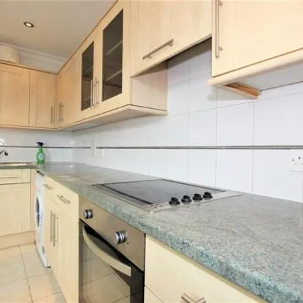 Image 4 - 7 Alexandra Grove, London, N4 2LG, United Kingdom - Apartment for rent