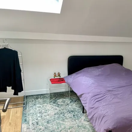 Rent this 2 bed apartment on Paris