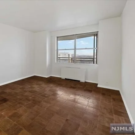 Image 9 - 2077 Center St Unit 16c, Fort Lee, New Jersey, 07024 - Apartment for sale