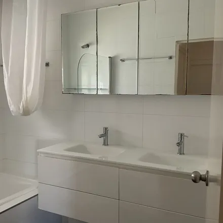 Rent this 3 bed apartment on 8 Hibiscus Street in Urangan QLD 4655, Australia