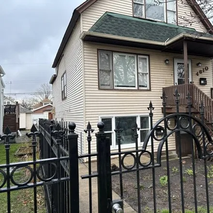 Rent this 2 bed house on 4610 North Karlov Avenue in Chicago, IL 60630