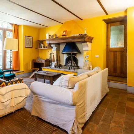 Rent this 6 bed house on 58033 Castel del Piano
