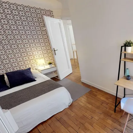 Rent this 3 bed room on 66 Avenue de Breteuil in 75007 Paris, France