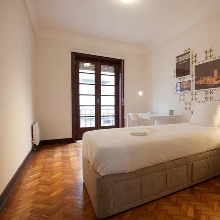 Rent this 9 bed room on Uporto House in Rua da Azenha 256, 4200-491 Porto