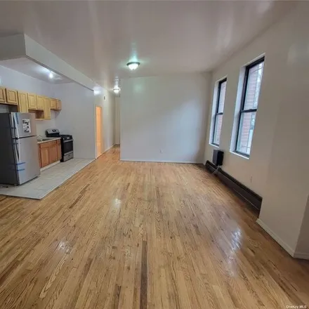 Rent this 3 bed apartment on 105 East 93rd Street in New York, NY 11212