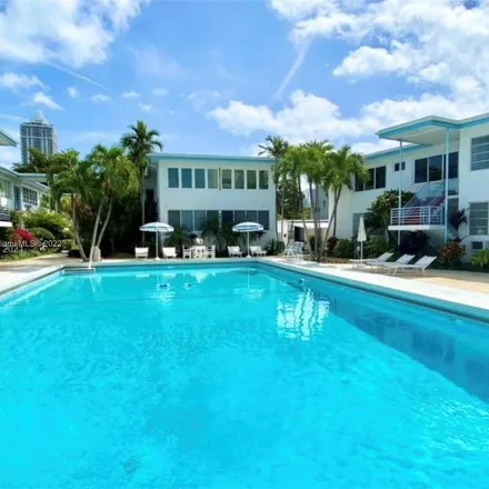 Image 2 - Pine Tree Drive @ 47th Street, Pine Tree Drive, Miami Beach, FL 33140, USA - Apartment for rent