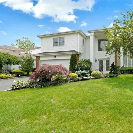 Image 2 - 161 Country Club Drive, Commack, NY 11725, USA - Condo for sale