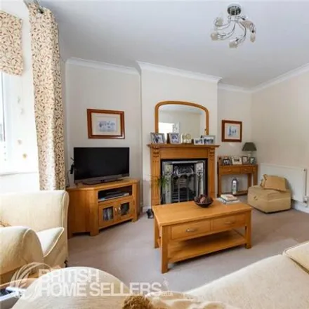Image 6 - Beeches, 1-7 Beech Close, Kettering, NN14 2XQ, United Kingdom - House for sale