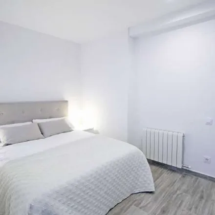 Rent this 2 bed apartment on Carrer del Marquès de Santa Anna in 8, 08023 Barcelona