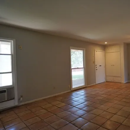 Image 4 - 464 Bryn Mawr Drive, San Antonio, TX 78209, USA - Duplex for rent