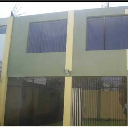 Buy this studio house on Calle Señor de los Milagros in Jose Olaya, Cayma 04003