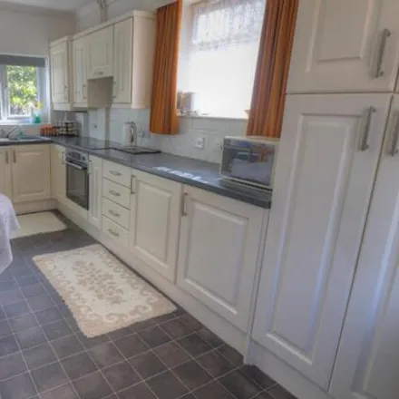 Image 6 - Alcester Drive, Leicester, LE5 6LB, United Kingdom - House for sale