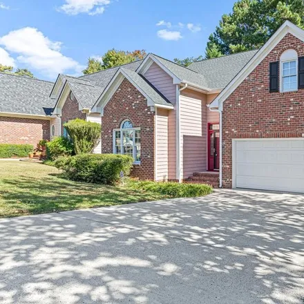 Image 3 - 2048 Valleygate Drive, Fayetteville, NC 28304, USA - House for sale