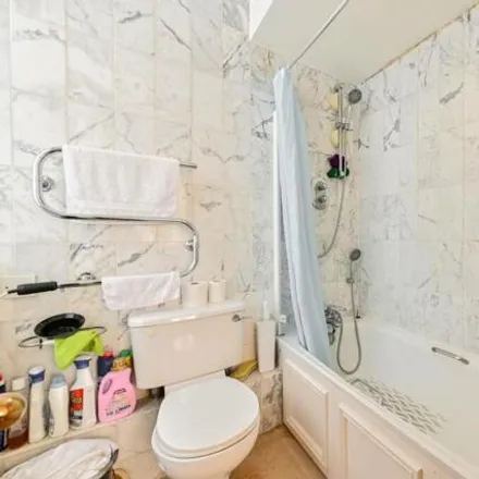 Image 5 - The Chambers, Chelsea Harbour Drive, London, SW10 0UG, United Kingdom - Apartment for sale