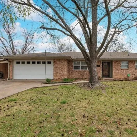 Buy this 3 bed house on 1694 Harris Drive in Bartlesville, OK 74006