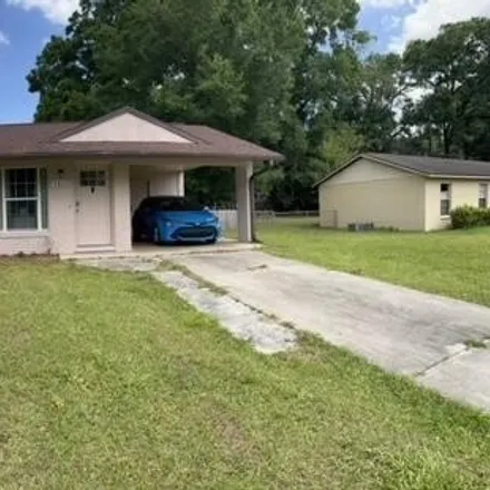 Buy this 3 bed house on 14189 Southeast 45th Court in Marion County, FL 34491