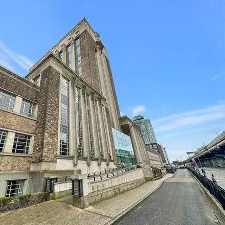 Buy this studio apartment on Wallis House in 1100 Great West Road, London