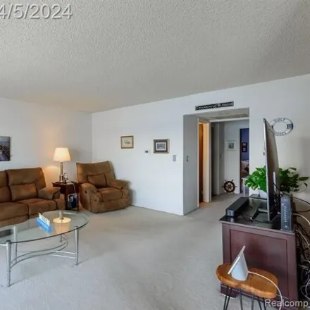 Image 7 - 698 Cliffs Drive, Ypsilanti Charter Township, MI 48198, USA - Condo for sale