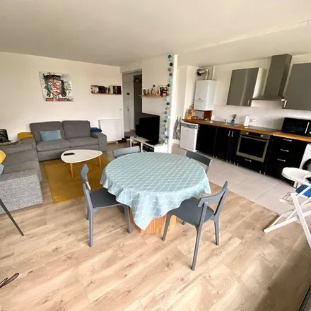 Rent this 3 bed apartment on 4433 Route de Neufchâtel in 76230 Bois-Guillaume, France