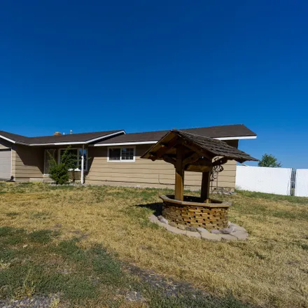 Buy this 5 bed house on 6029 Logan Drive in Klamath County, OR 97603