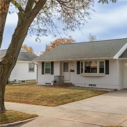 Buy this 3 bed house on 1505 9th Avenue Northeast in Rochester, MN 55906