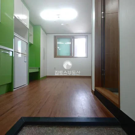 Rent this studio apartment on 서울특별시 관악구 신림동 1458-33