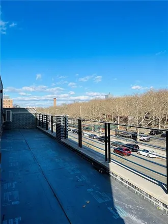 Image 4 - 2350 West 11th Street, New York, NY 11223, USA - Condo for sale