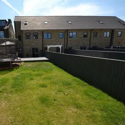 Image 4 - 47 Fields Road, Oakenshaw, BD12 0LL, United Kingdom - Townhouse for sale