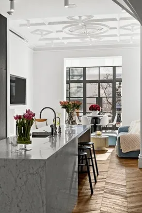 Image 7 - 172 East 71st Street, New York, NY 10021, USA - Townhouse for sale