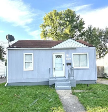 Buy this 2 bed house on 3723 Whitney Avenue in Flint, MI 48532