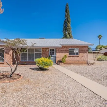 Buy this 3 bed house on 401 South Grinnell Avenue in Tucson, AZ 85710
