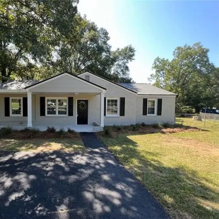 Rent this 3 bed house on University Boulevard in Mobile, AL 36609