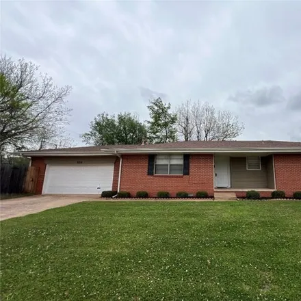 Buy this 4 bed house on 980 Vickie Drive in Del City, OK 73115