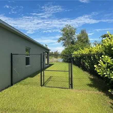 Image 3 - 573 Southwest 18th Court, Cape Coral, FL 33991, USA - House for sale