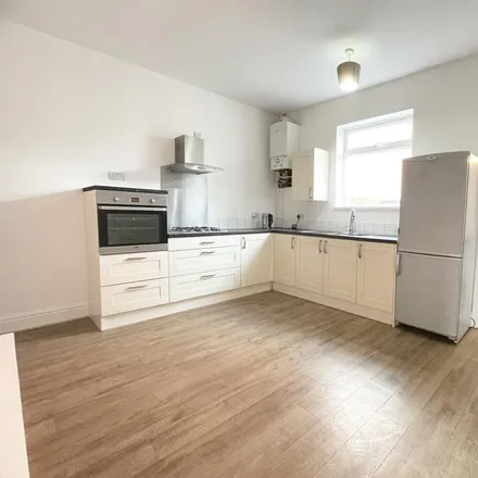 Image 7 - Welbeck Street, Manchester, M18 8GQ, United Kingdom - Townhouse for rent