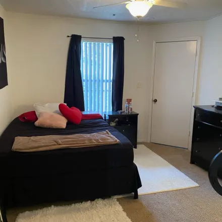 Rent this 1 bed room on 1565 Cricket Club Circle in Alafaya, Orange County