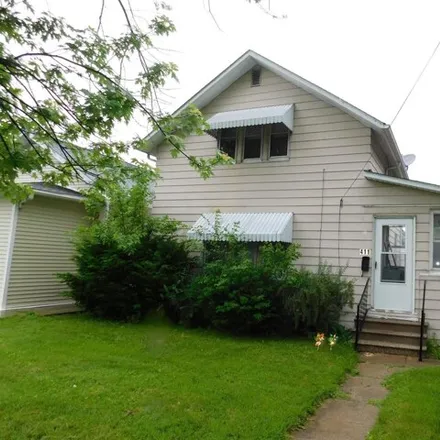 Buy this 2 bed house on 417 15th Avenue in East Moline, IL 61244
