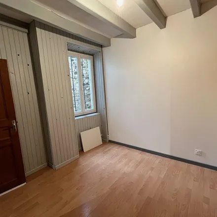 Rent this 3 bed apartment on Abry in Rue de la Berbiziale, 63500 Issoire