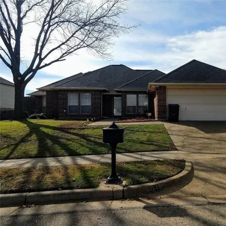 Rent this 3 bed house on 6046 Pennsylvania Avenue in Arlington, TX 76017