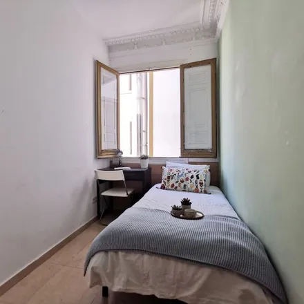 Rent this 9 bed room on Madrid in Calle de Atocha, 51
