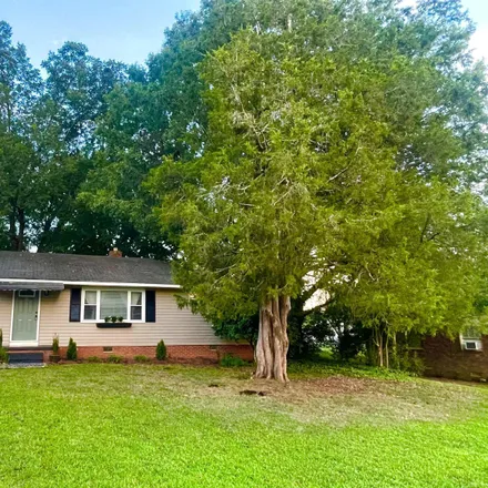 Buy this 3 bed house on 3006 Cambridge Road in Anderson, SC 29625