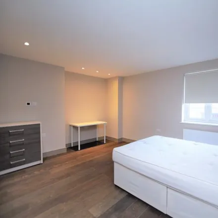 Image 2 - 1 Brent Street, London, NW4 2DT, United Kingdom - Apartment for rent