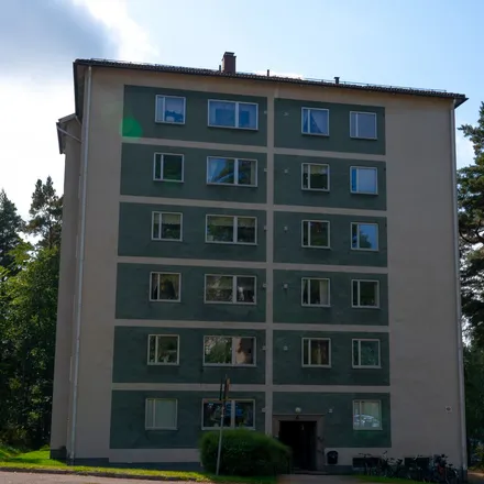 Rent this 3 bed apartment on Västra Bergsgatan in 573 32 Tranås, Sweden