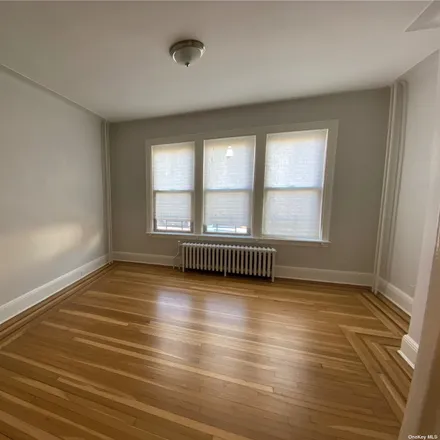 Image 4 - 25-33 14th Place, New York, NY 11102, USA - House for rent