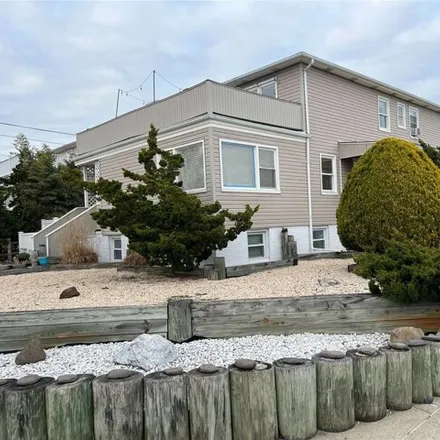 Rent this 3 bed house on 402 Washington Boulevard in City of Long Beach, NY 11561