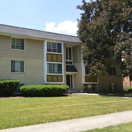 Rent this 2 bed condo on 370 Eastern Ave Unit 370 in Barrington, Illinois