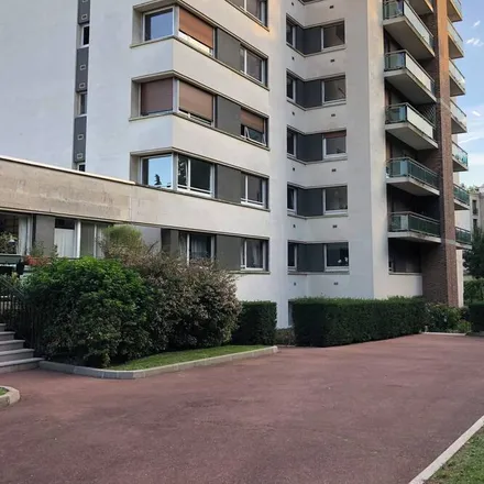 Image 5 - 92370 Chaville, France - Apartment for rent