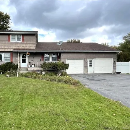 Buy this 3 bed house on 6175 Crestview Drive in City of Syracuse, NY 13212