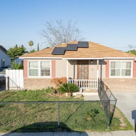 Buy this 2 bed house on 833 North E Street in Tulare, CA 93274