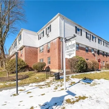 Buy this 1 bed condo on 39-2 Fairview Drive in Danbury, CT 06810